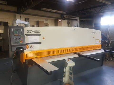 Hydraulic Guillotine from the ManTech Premium range installed in Watford.