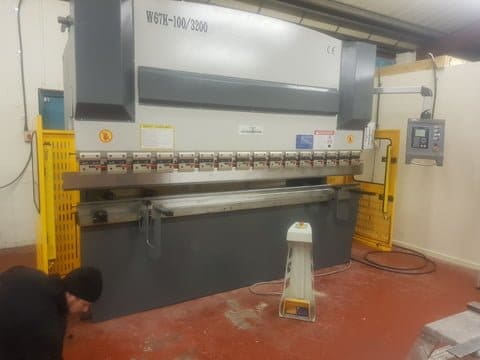 100 tonne, 3.2 metre press brake