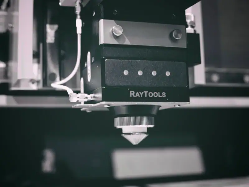 RayTools auto-focus fibre laser cutting head integrated with CypCut height control